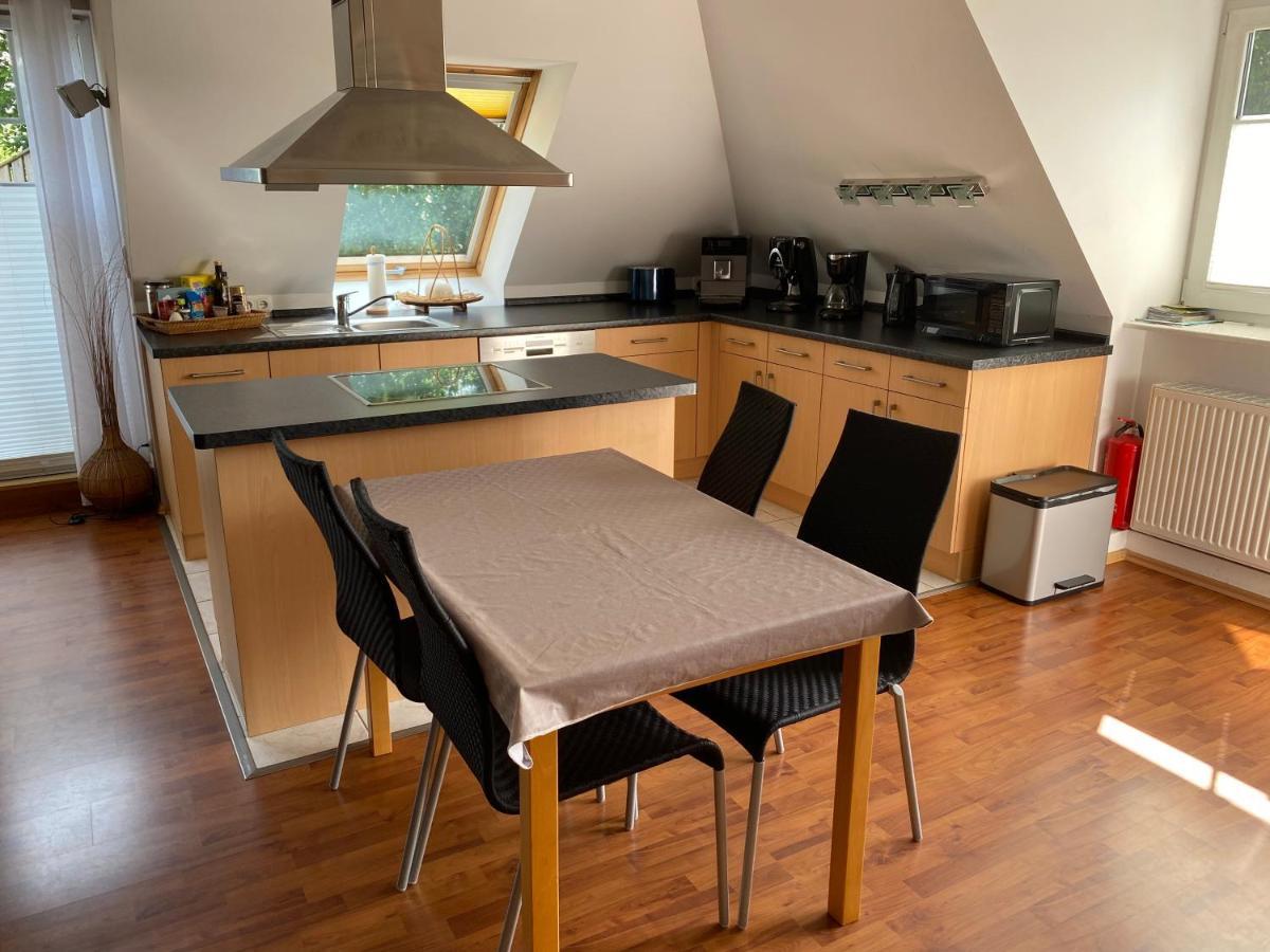 Moderne Maisonette-Wohnung Am Karpfenteich; Modern Apartment With View Of The Carp Pond Barmstedt ภายนอก รูปภาพ