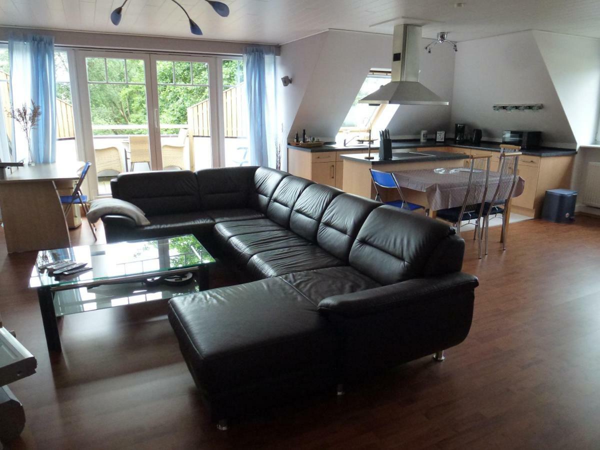 Moderne Maisonette-Wohnung Am Karpfenteich; Modern Apartment With View Of The Carp Pond Barmstedt ภายนอก รูปภาพ